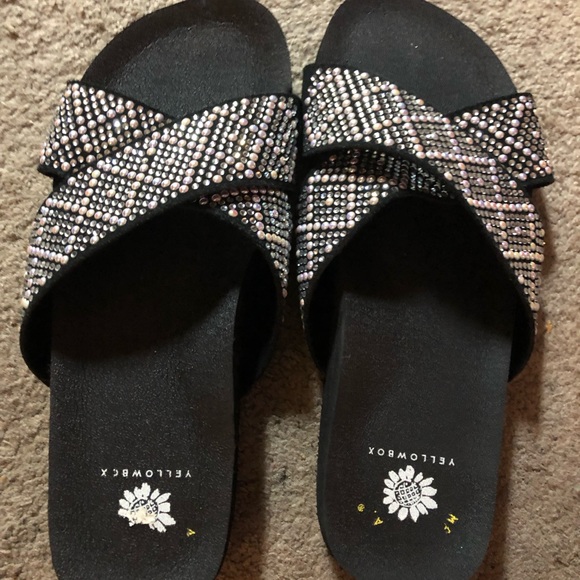 Yellow Box sandal.  So lightweight and comfortable.  Good condition. - Picture 1 of 3